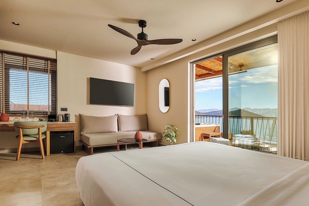 Enorme Infinity Elounda - Adults Only — Hotel rooms in Elounda