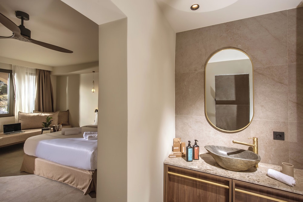 Enorme Infinity Elounda - Adults Only — Hotel rooms in Elounda