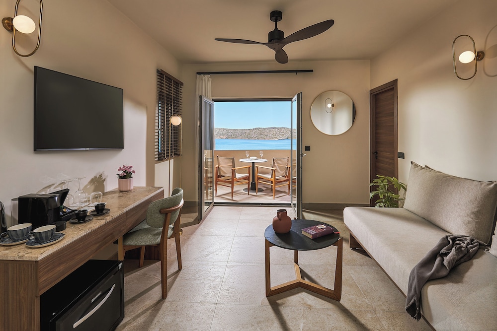 Enorme Infinity Elounda - Adults Only — Hotel rooms in Elounda