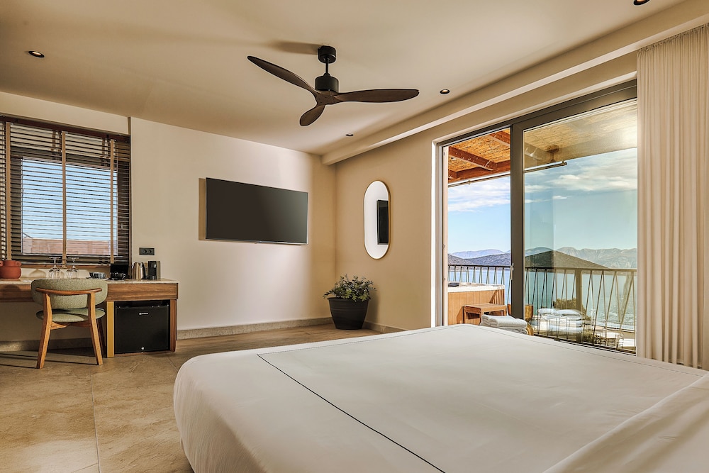 Enorme Infinity Elounda - Adults Only — Hotel rooms in Elounda