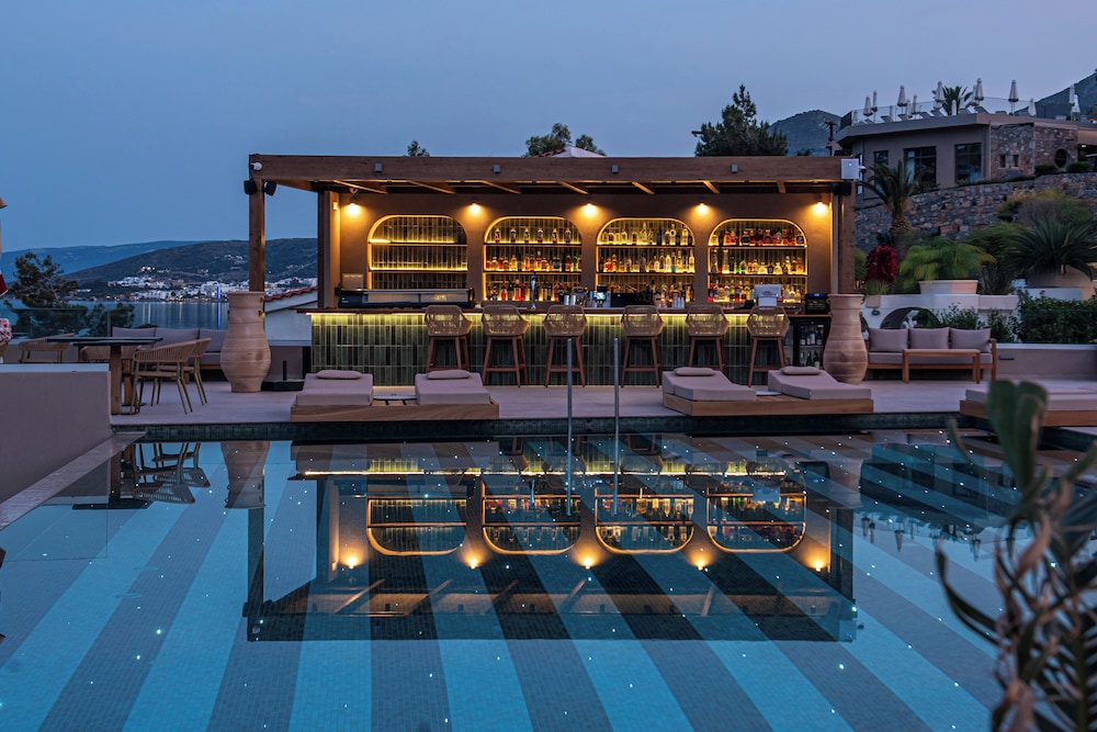 Enorme Infinity Elounda - Adults Only — Swimming pool in Elounda