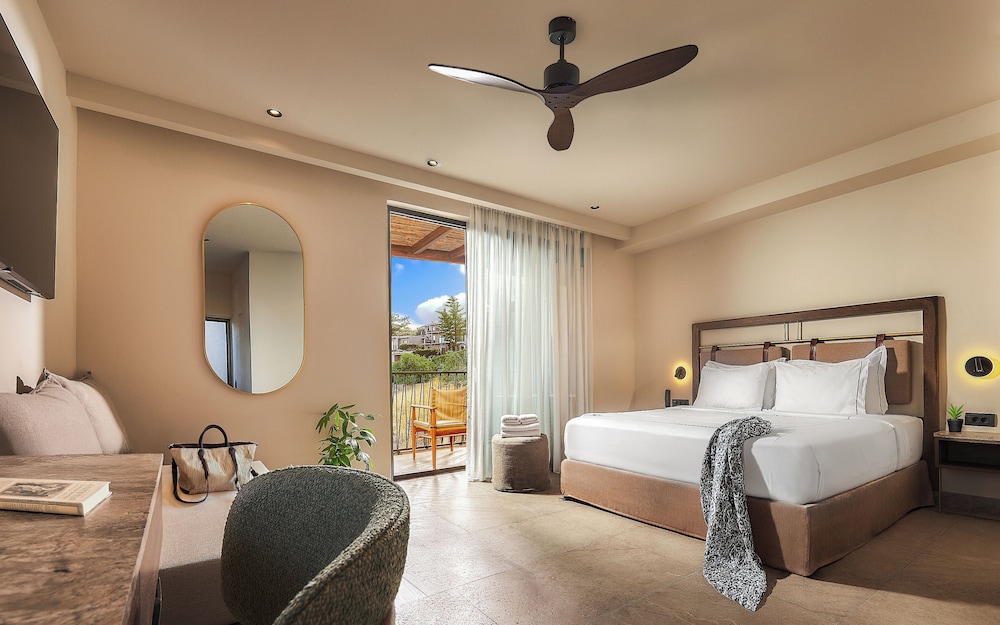 Enorme Infinity Elounda - Adults Only — Hotel rooms in Elounda