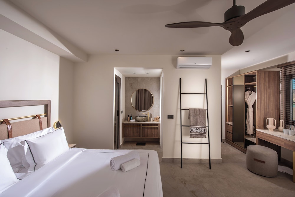 Enorme Infinity Elounda - Adults Only — Hotel rooms in Elounda
