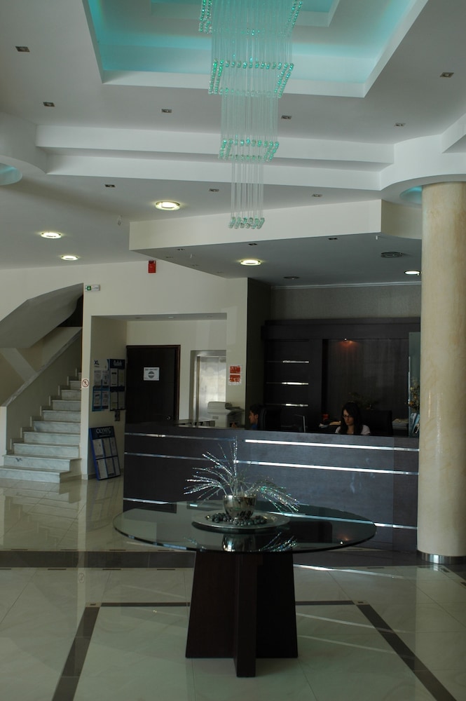 Letsos Hotel — Hotel building in Alikanas, Ionian Islands