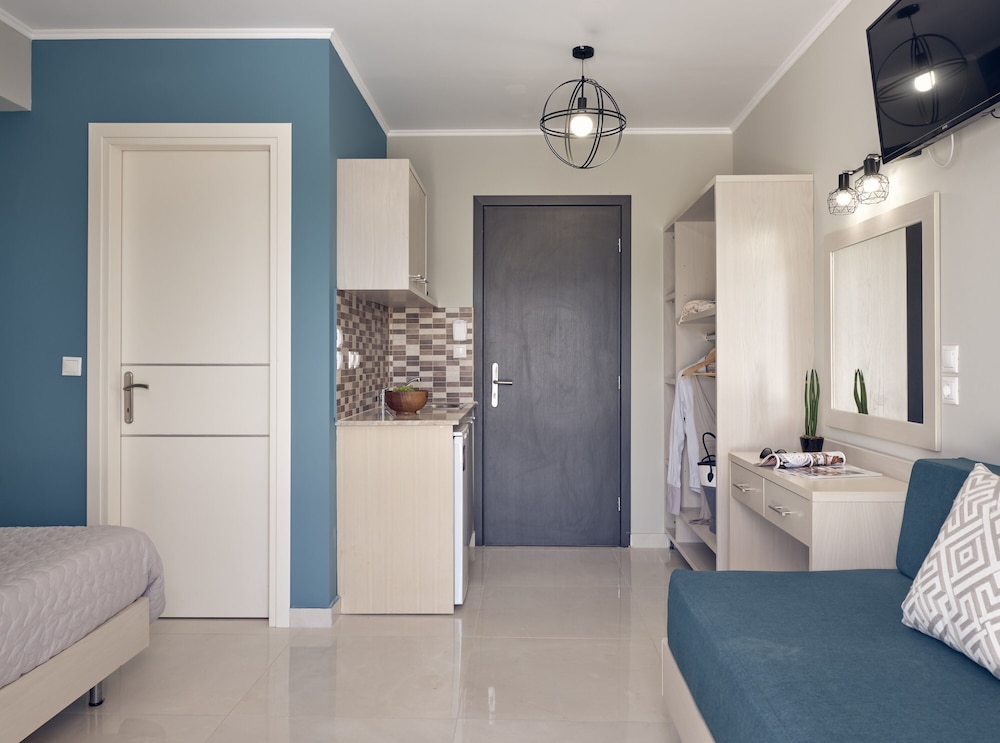 Letsos Hotel — Hotel rooms in Alikanas, Ionian Islands