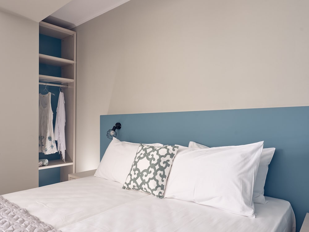 Letsos Hotel — Hotel rooms in Alikanas, Ionian Islands