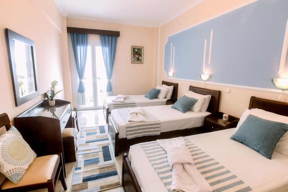 Hotel Sirena Beach — Hotel rooms in Gouvia, Ionian Islands