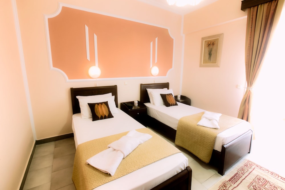 Hotel Sirena Beach — Hotel rooms in Gouvia, Ionian Islands