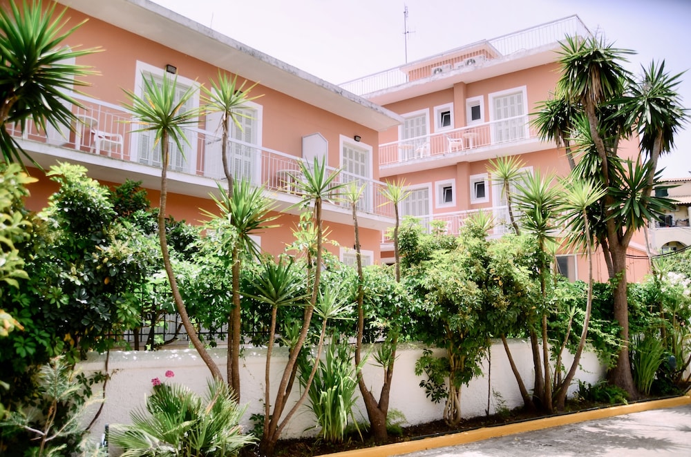 Hotel Sirena Beach — Hotel building in Gouvia, Ionian Islands