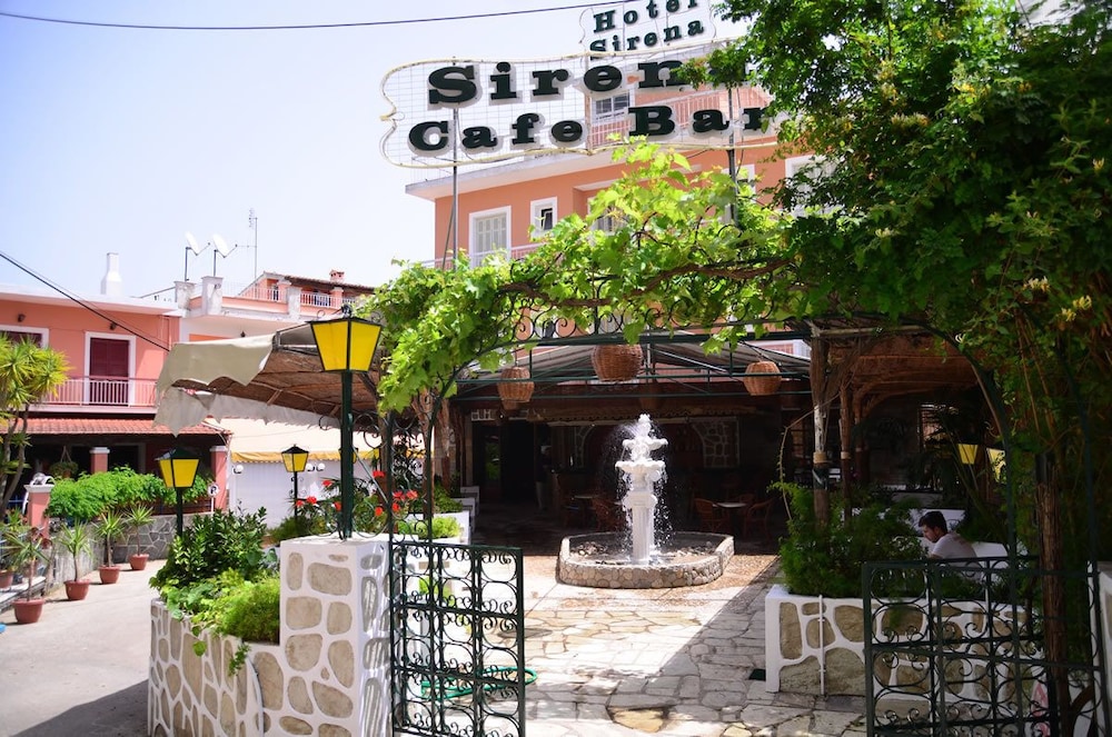 Hotel Sirena Beach — Restaurant & bars in Gouvia, Ionian Islands
