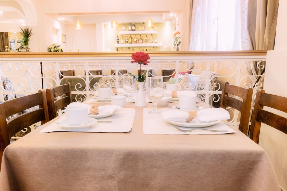 Hotel Sirena Beach — Restaurant & bars in Gouvia, Ionian Islands