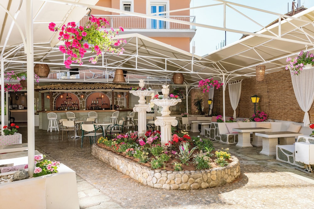 Hotel Sirena Beach — Restaurant & bars in Gouvia, Ionian Islands