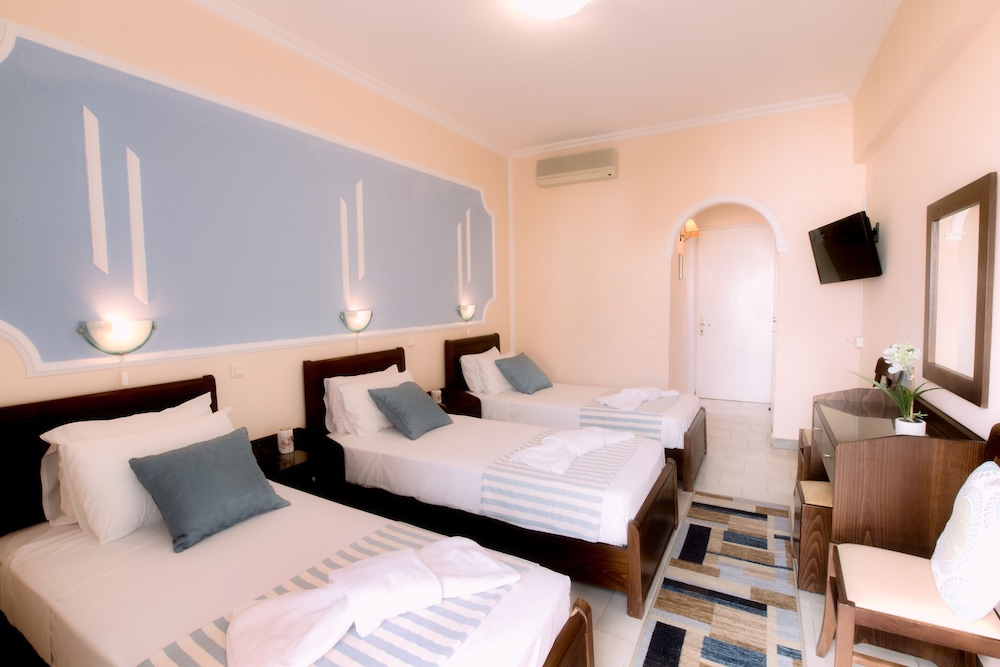 Hotel Sirena Beach — Hotel rooms in Gouvia, Ionian Islands
