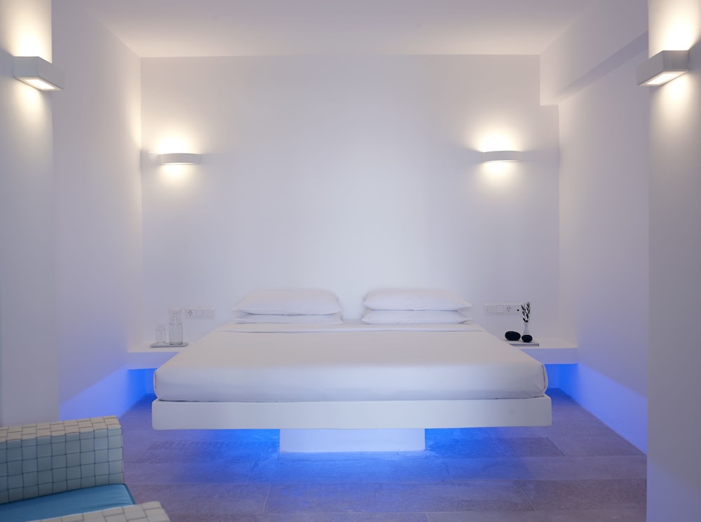 Aurora Luxury Suites — Hotel rooms in Imerovigli, South Aegean