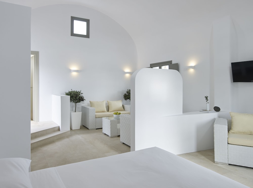 Aurora Luxury Suites — Hotel rooms in Imerovigli, South Aegean