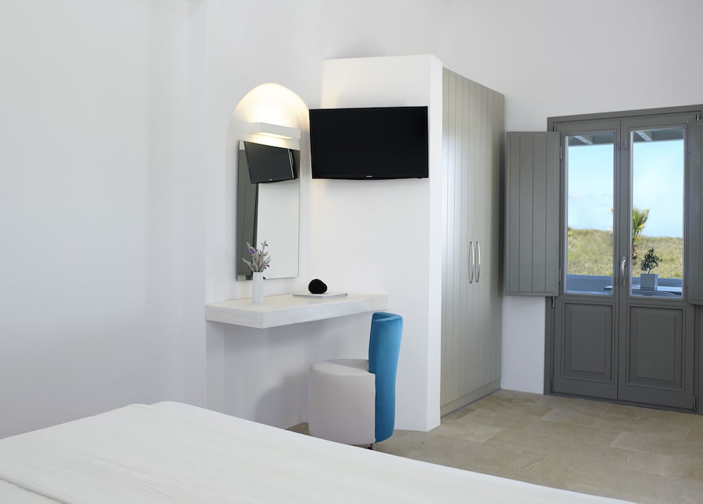 Aurora Luxury Suites — Hotel rooms in Imerovigli, South Aegean