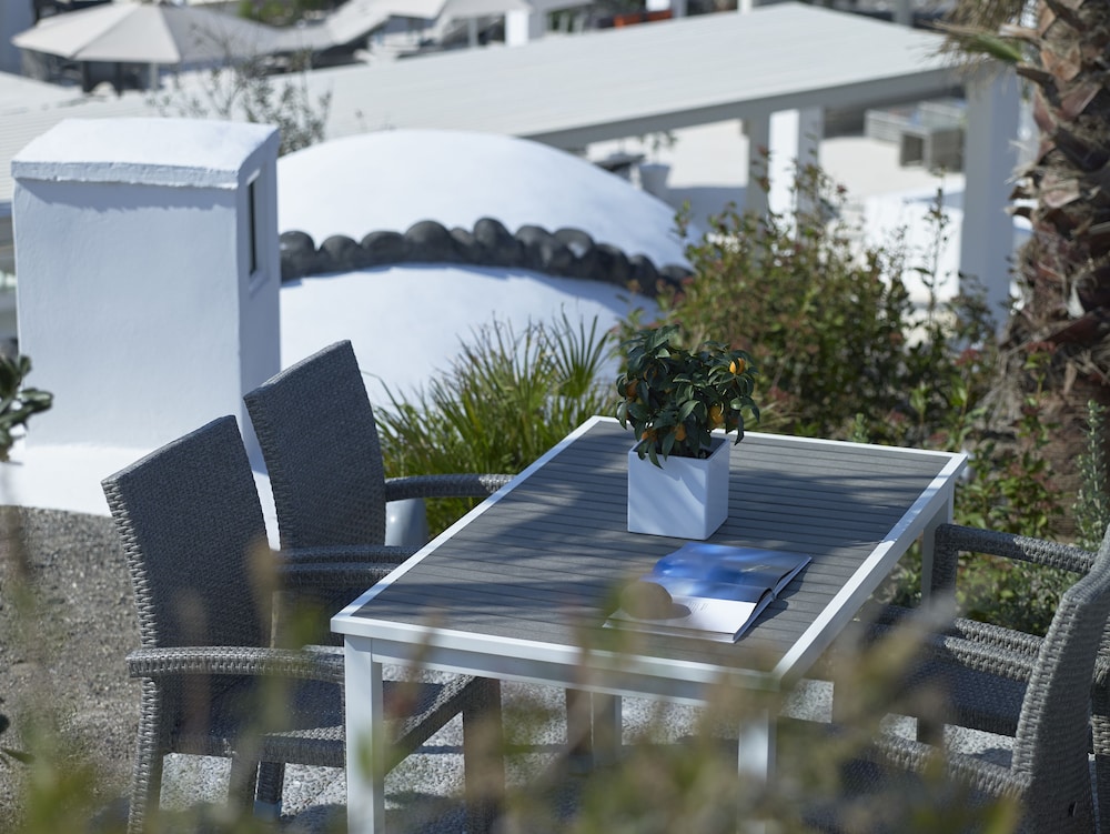 Aurora Luxury Suites — Hotel building in Imerovigli, South Aegean
