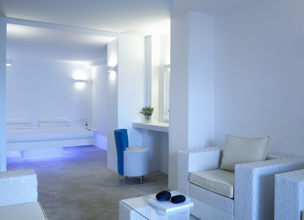 Aurora Luxury Suites — Hotel rooms in Imerovigli, South Aegean