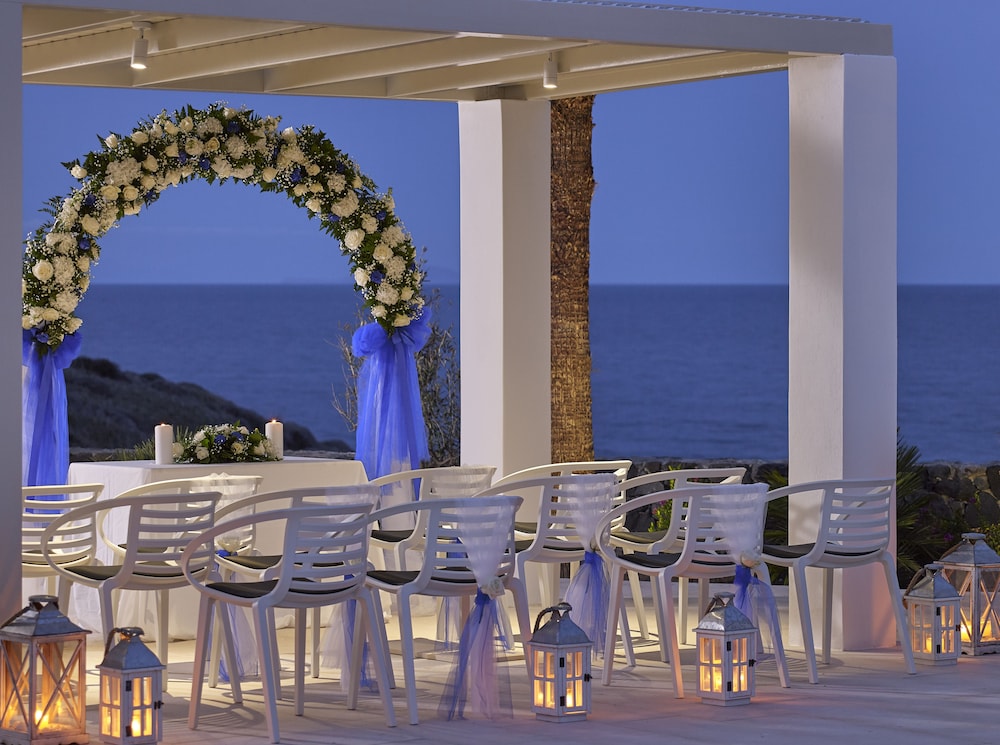 Aurora Luxury Suites — Restaurant & bars in Imerovigli, South Aegean