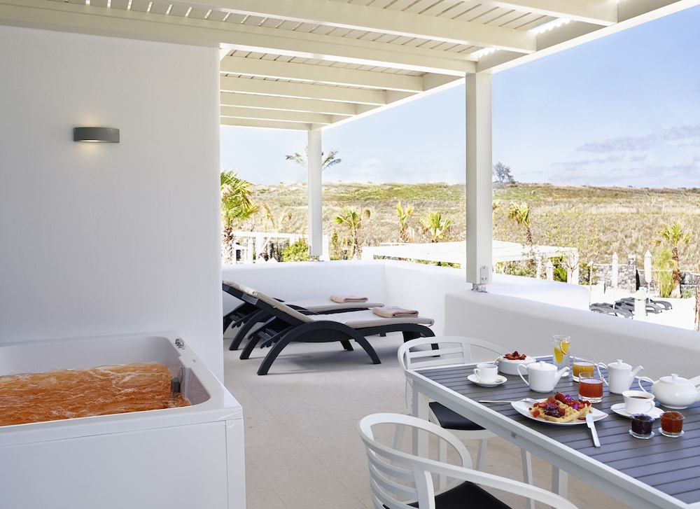 Aurora Luxury Suites — Hotel rooms in Imerovigli, South Aegean