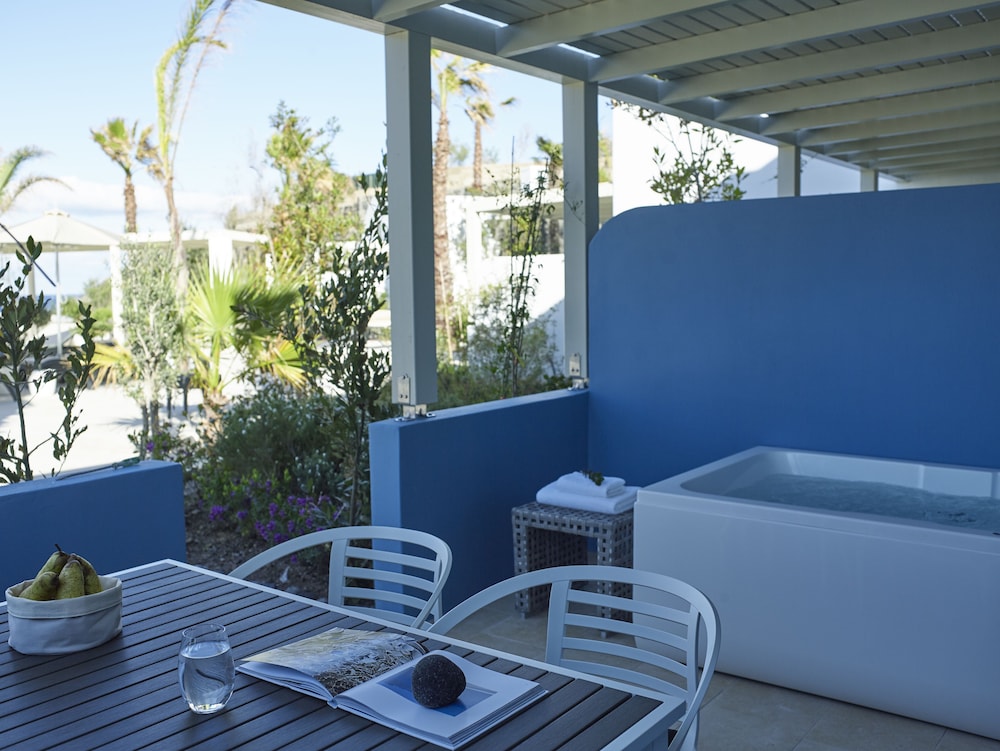 Aurora Luxury Suites — Hotel rooms in Imerovigli, South Aegean