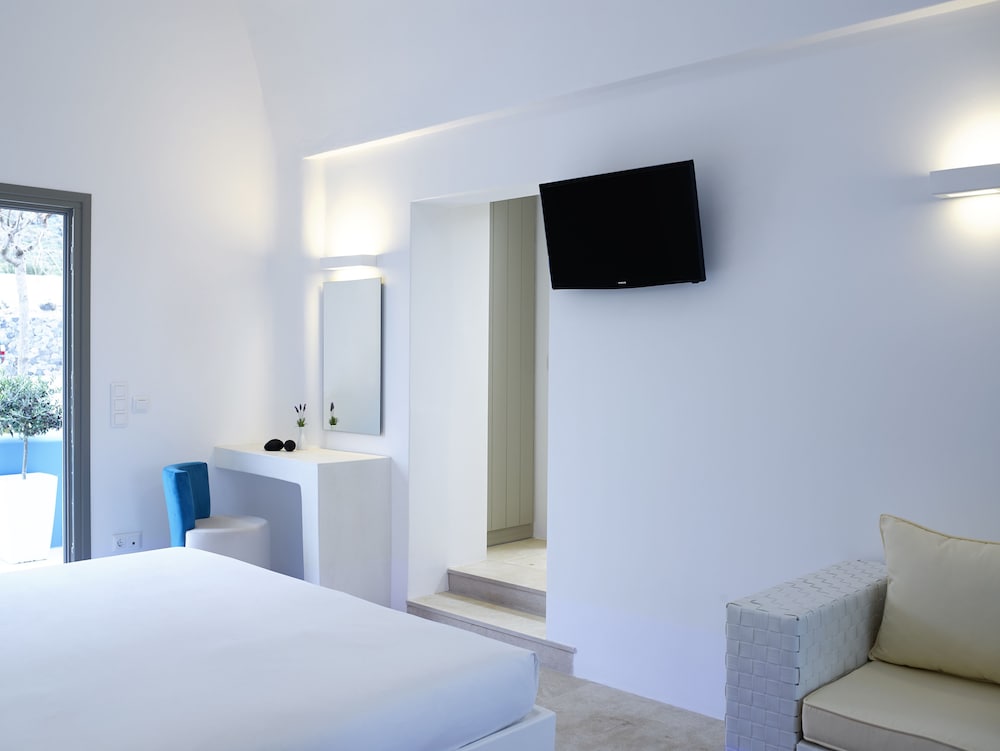 Aurora Luxury Suites — Hotel rooms in Imerovigli, South Aegean