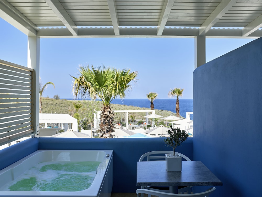 Aurora Luxury Suites — Hotel rooms in Imerovigli, South Aegean
