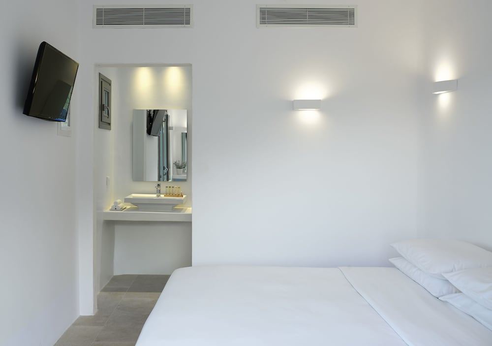 Aurora Luxury Suites — Hotel rooms in Imerovigli, South Aegean