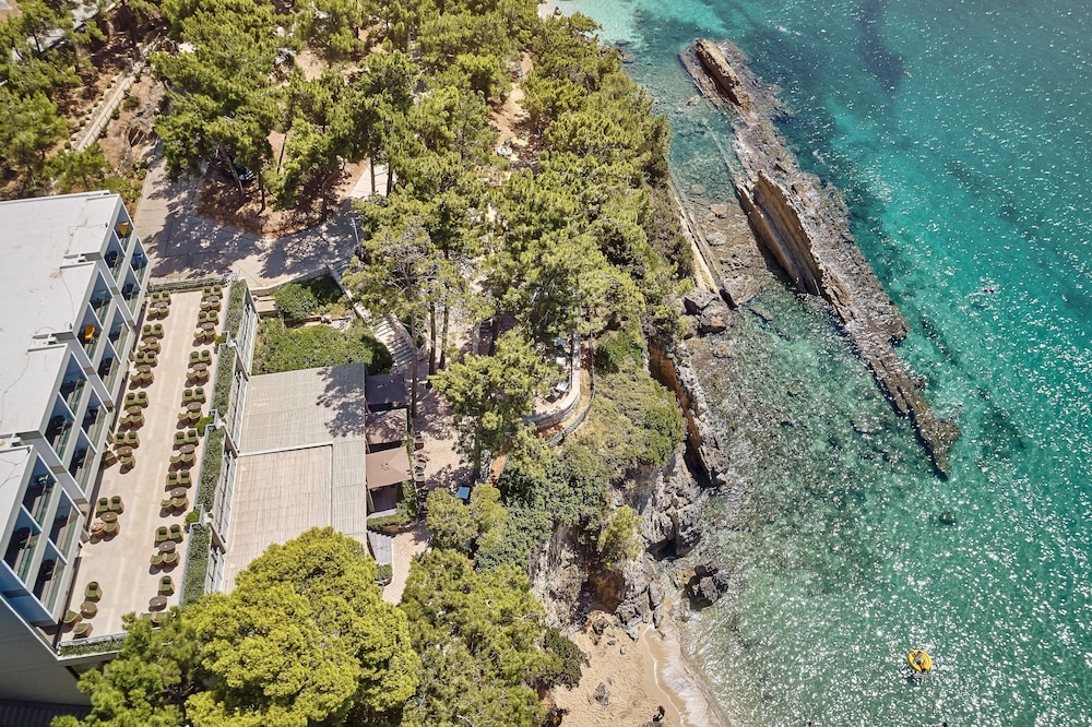 White Rocks Hotel Kefalonia — Beach in Lassi, Ionian Islands