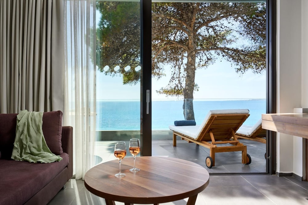 White Rocks Hotel Kefalonia — Hotel rooms in Lassi, Ionian Islands
