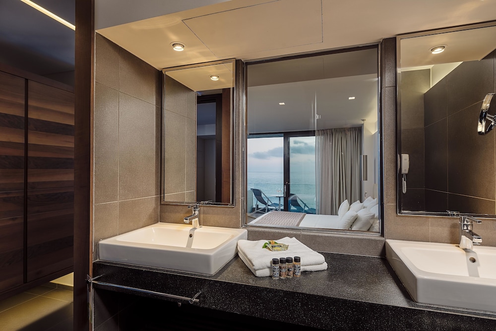 White Rocks Hotel Kefalonia — Hotel rooms in Lassi, Ionian Islands