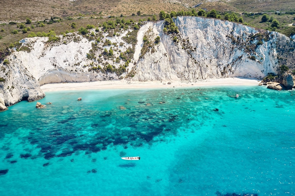 White Rocks Hotel Kefalonia — Beach in Lassi, Ionian Islands