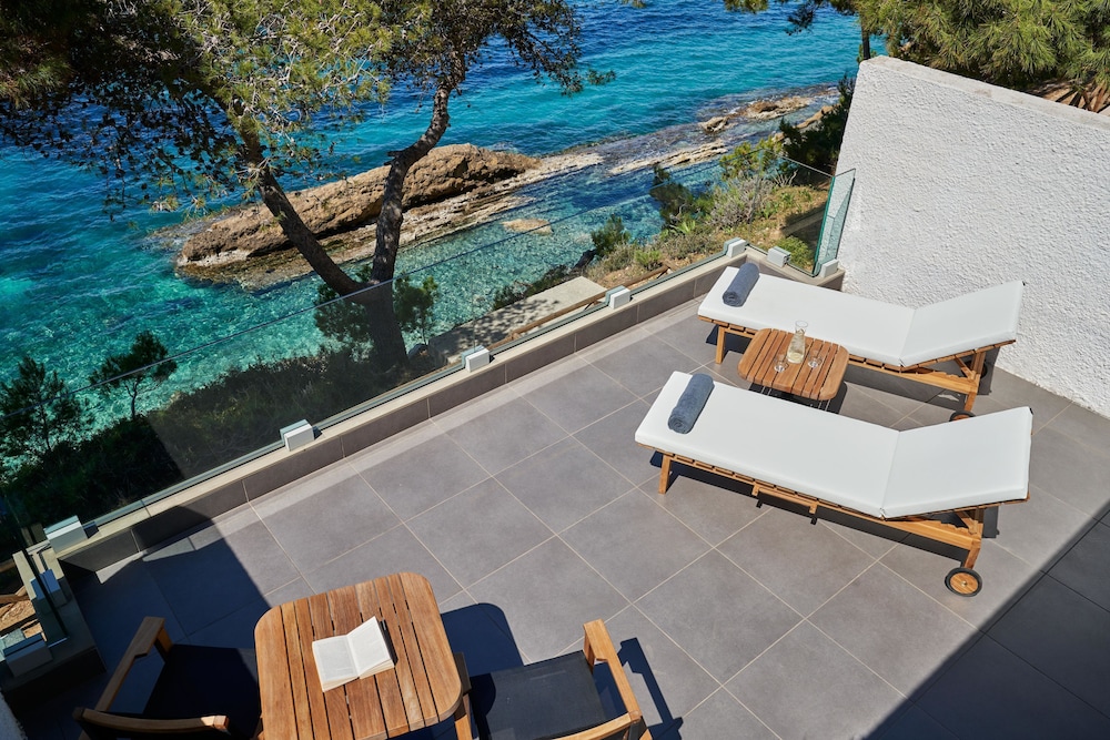 White Rocks Hotel Kefalonia — Hotel rooms in Lassi, Ionian Islands