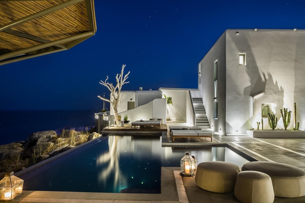 LYO Boutique Hotel — Swimming pool in Plintri, South Aegean