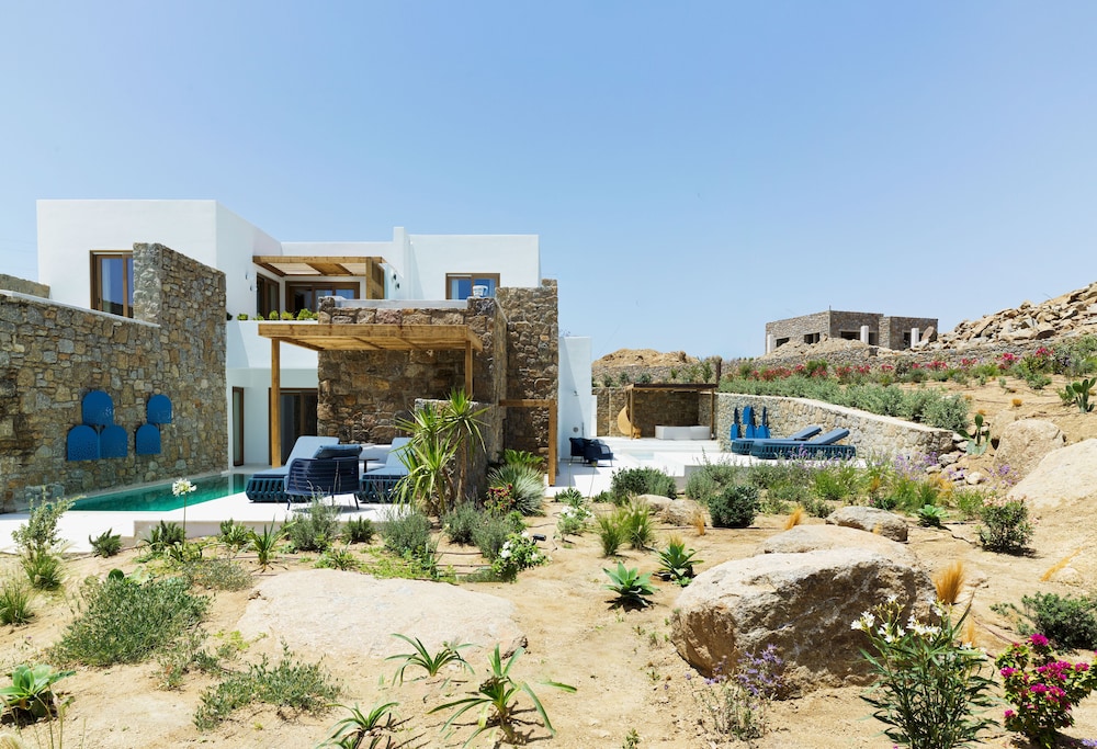 LYO Boutique Hotel — Hotel building in Plintri, South Aegean