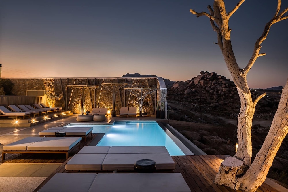 LYO Boutique Hotel — Swimming pool in Plintri, South Aegean