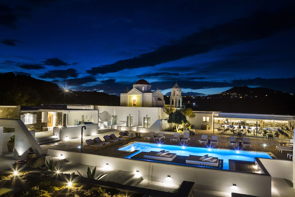 LYO Boutique Hotel — Swimming pool in Plintri, South Aegean