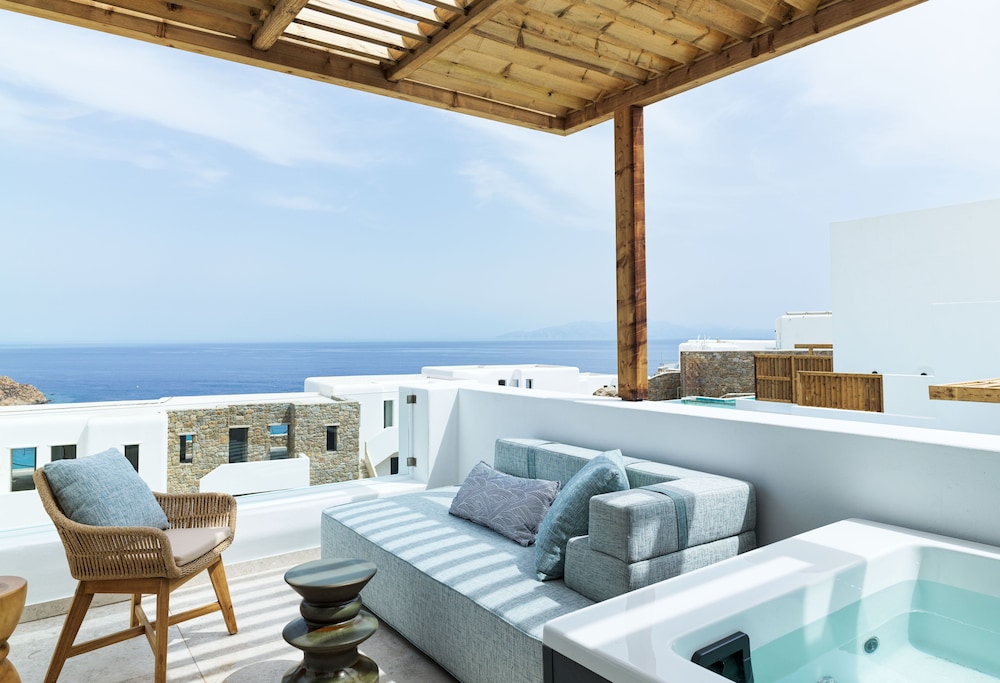 LYO Boutique Hotel — Hotel rooms in Plintri, South Aegean