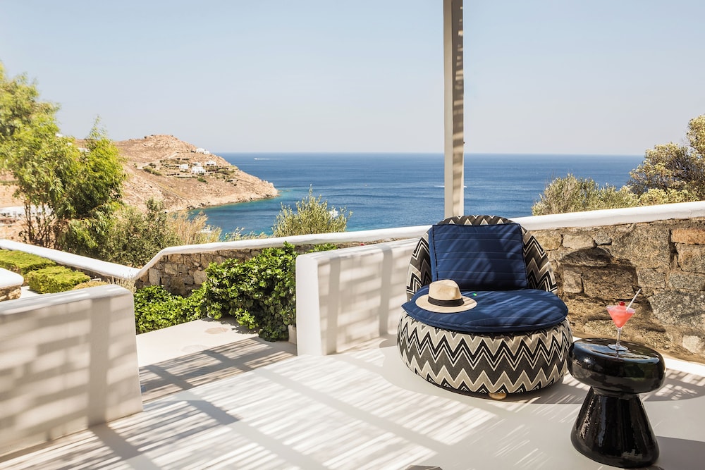 LYO Boutique Hotel — Hotel building in Plintri, South Aegean