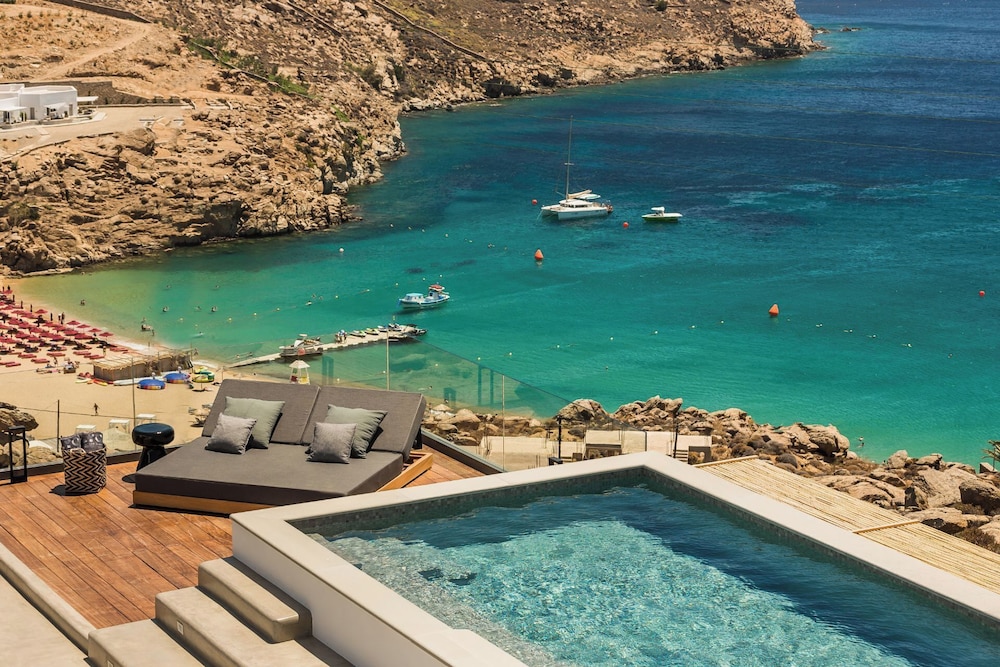 LYO Boutique Hotel — Swimming pool in Plintri, South Aegean