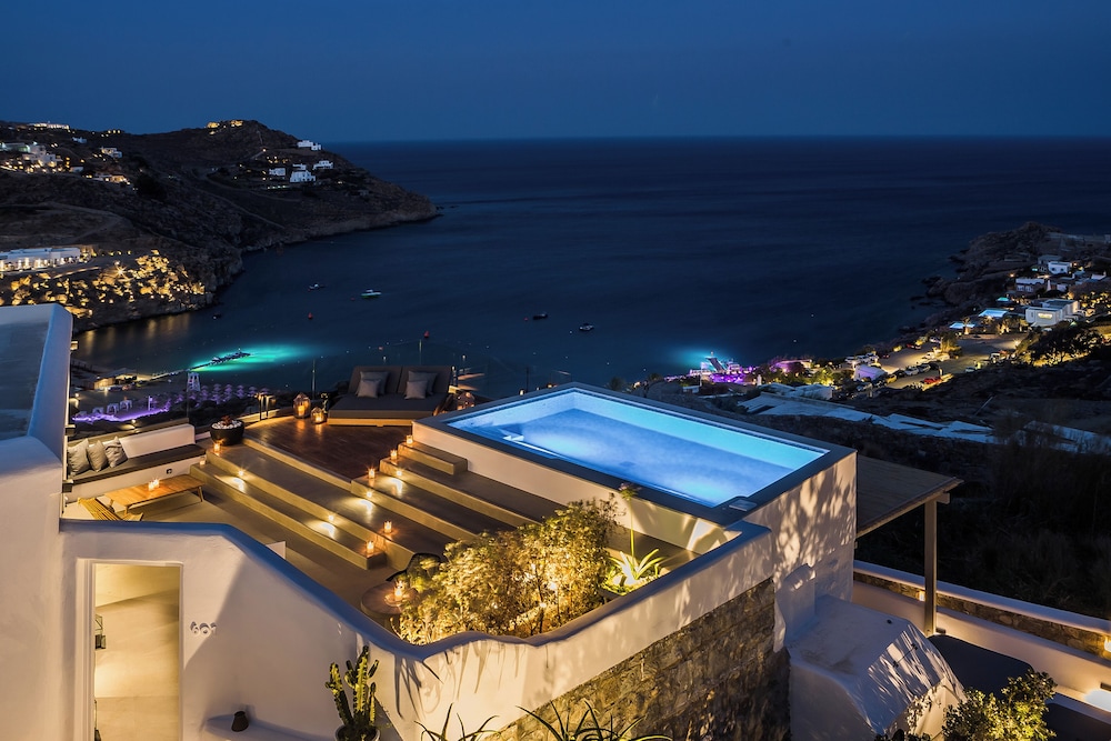 LYO Boutique Hotel — Swimming pool in Plintri, South Aegean