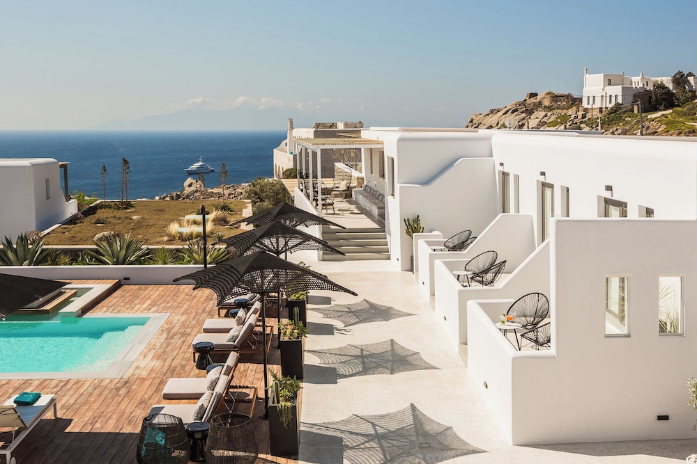 LYO Boutique Hotel — Hotel building in Plintri, South Aegean