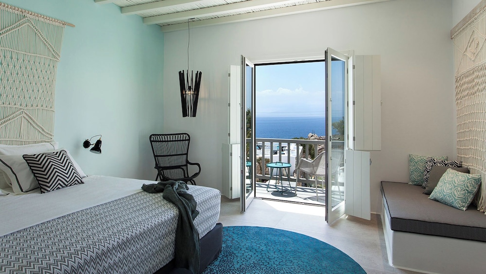 LYO Boutique Hotel — Hotel rooms in Plintri, South Aegean