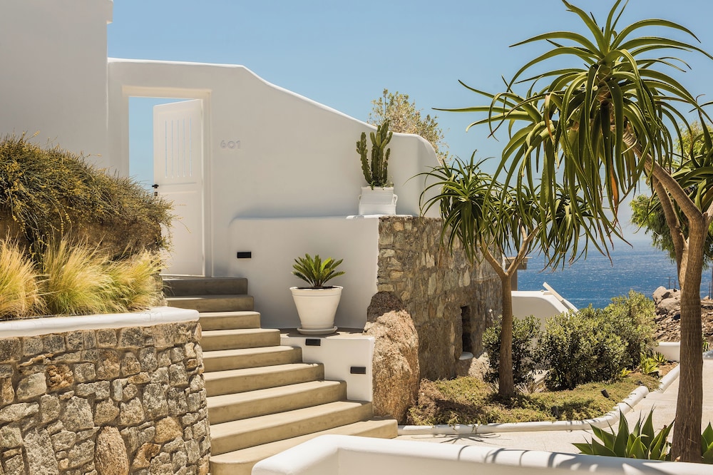 LYO Boutique Hotel — Hotel building in Plintri, South Aegean