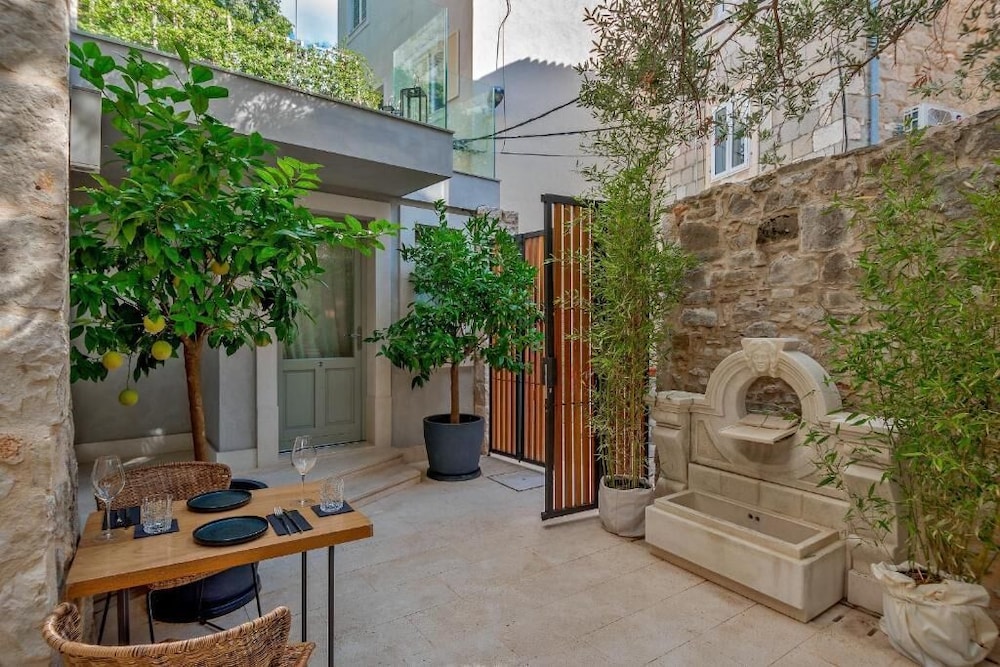 Heritage Hotel 19 — Restaurant & bars in Split, Split-Dalmatia