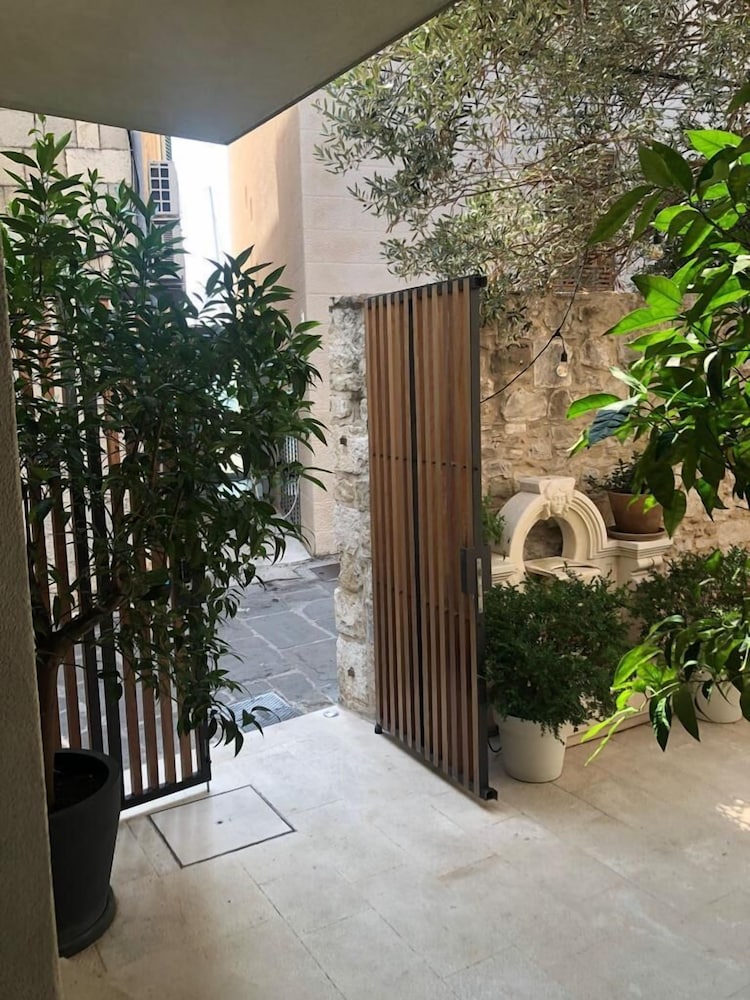 Heritage Hotel 19 — Hotel building in Split, Split-Dalmatia