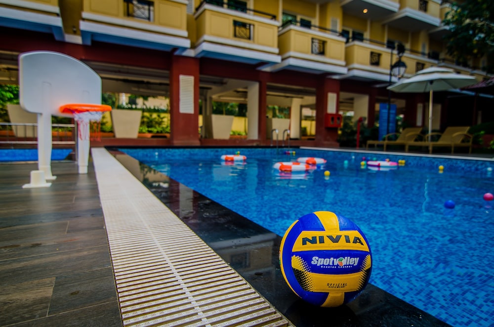 ibis Styles Goa Calangute Hotel — Swimming pool in Calangute, Goa