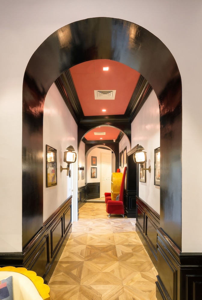 La Maison du Sage — Hotel building in Florence, Tuscany