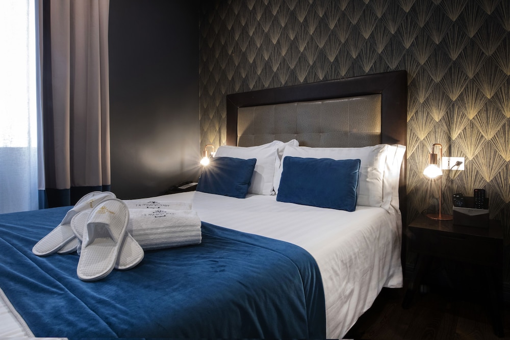 Hotel 87 Eighty seven — Hotel rooms in Rome, Lazio