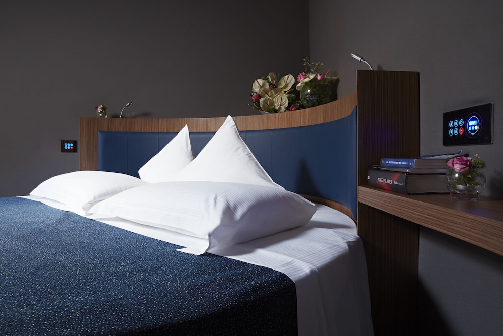 Hotel The Building — Hotel rooms in Rome, Lazio
